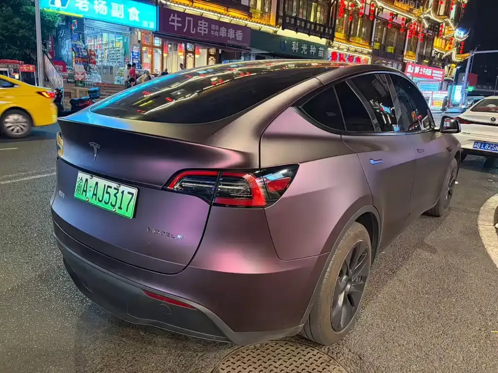 Tesla Model Y — фото 6