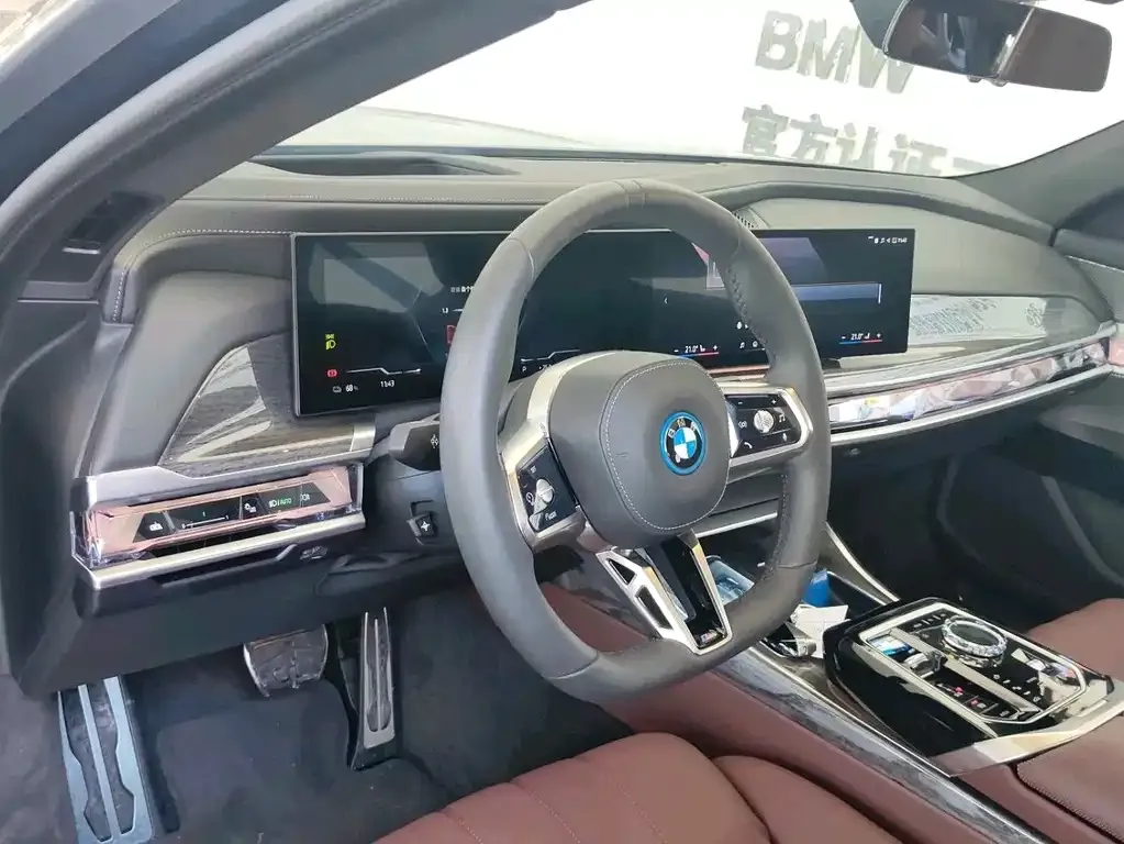 BMW i7 — фото 4