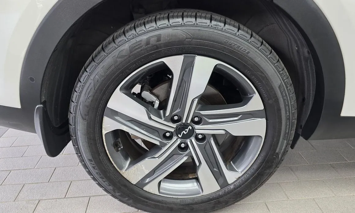 Kia Sorento — фото 9