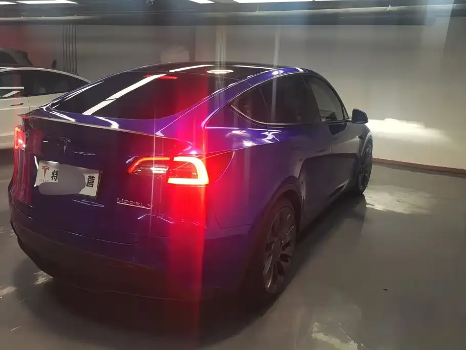 Tesla Model Y — фото 5