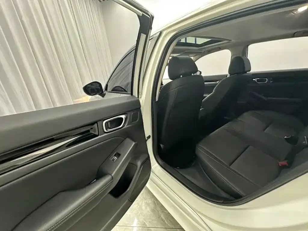 Honda Civic — фото 10