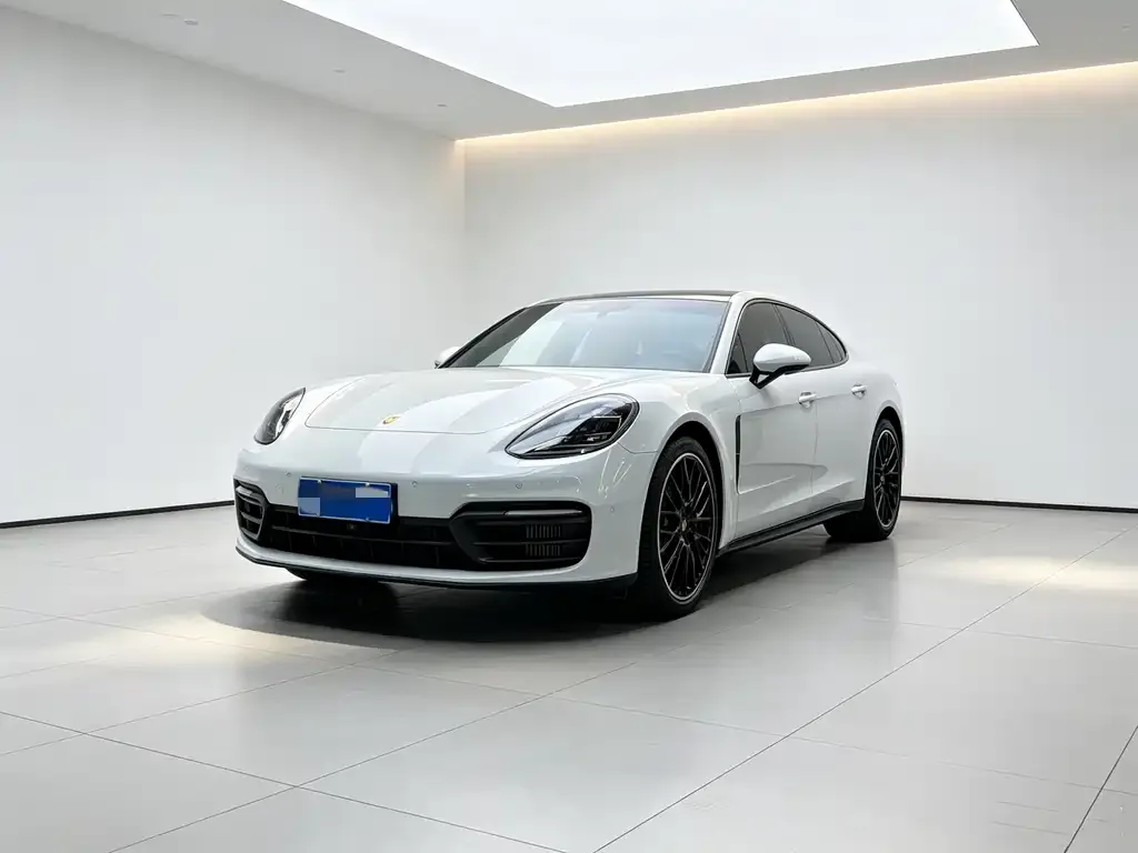 Porsche Panamera — фото 1