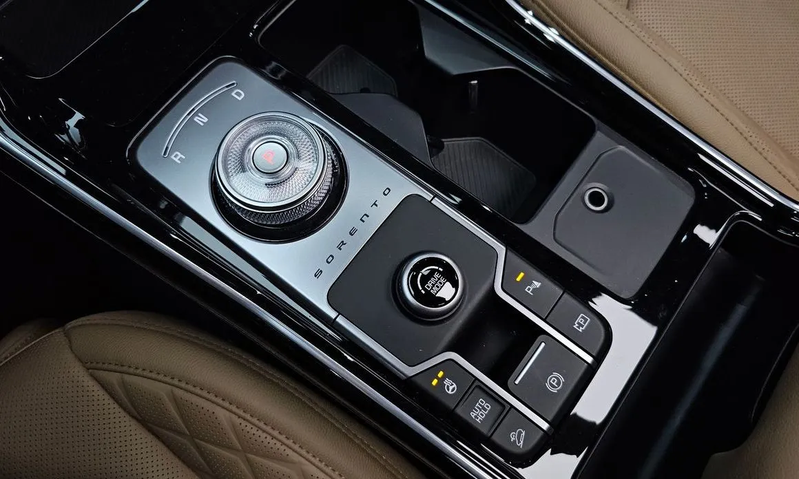 Kia Sorento — фото 6