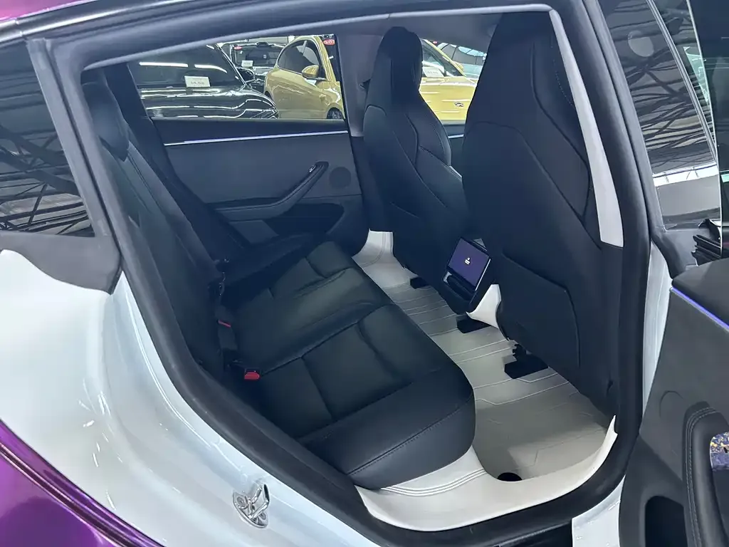Tesla Model 3 — фото 10