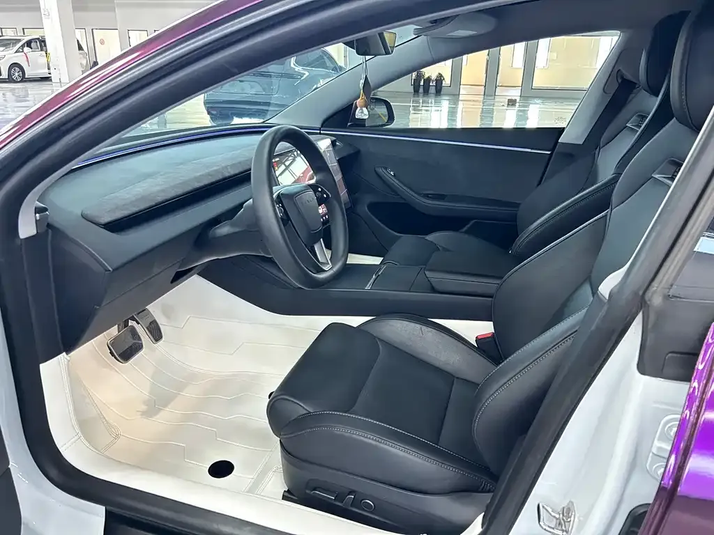 Tesla Model 3 — фото 3
