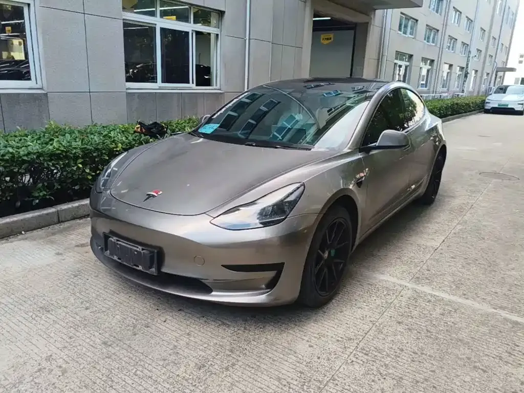 Tesla Model 3 — фото 8
