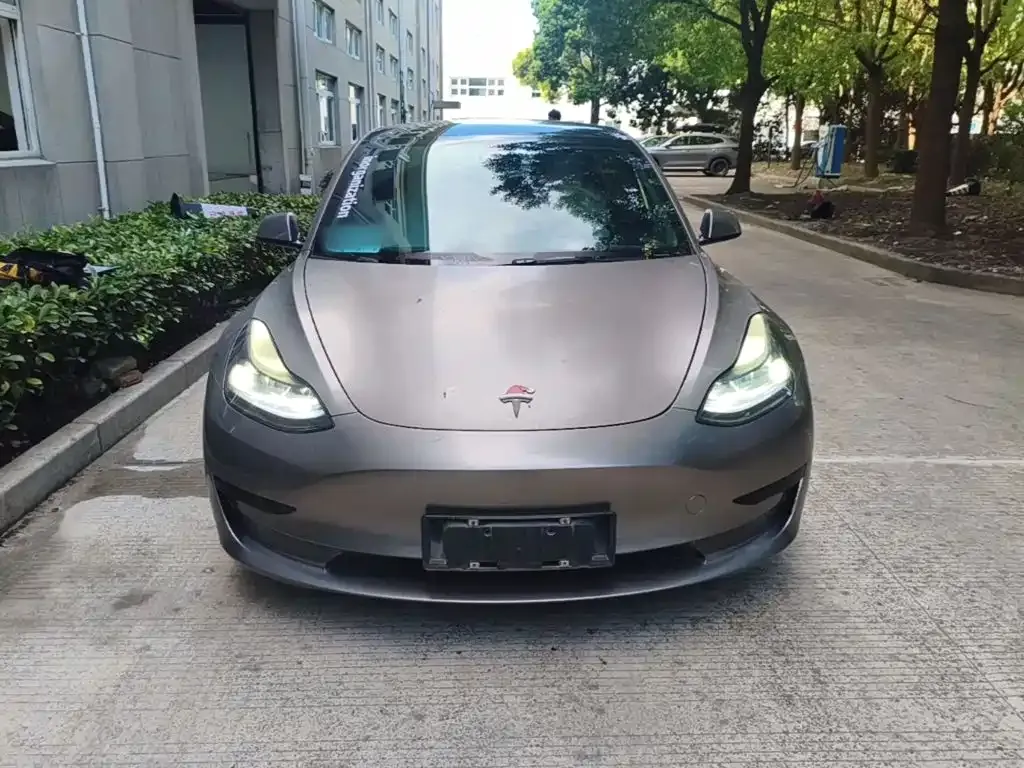 Tesla Model 3 — фото 9