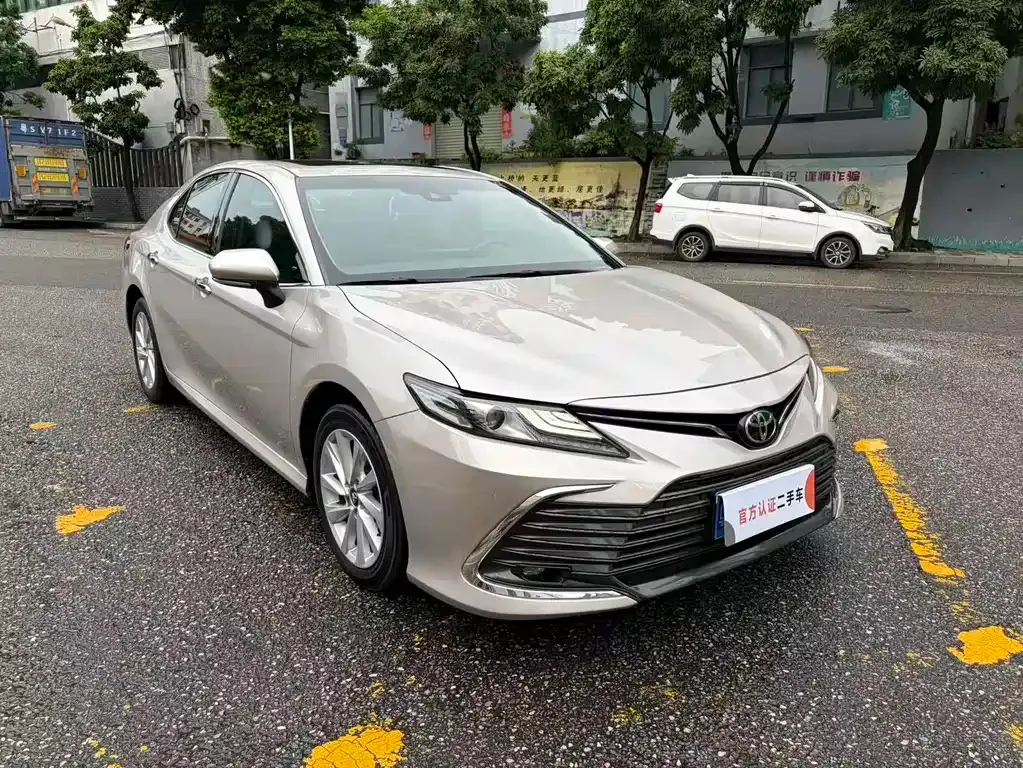 Toyota Camry — фото 10