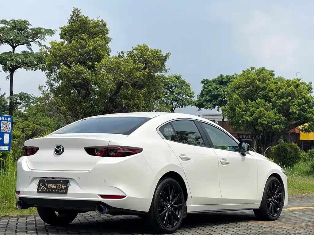 Mazda 3 Axela — фото 10