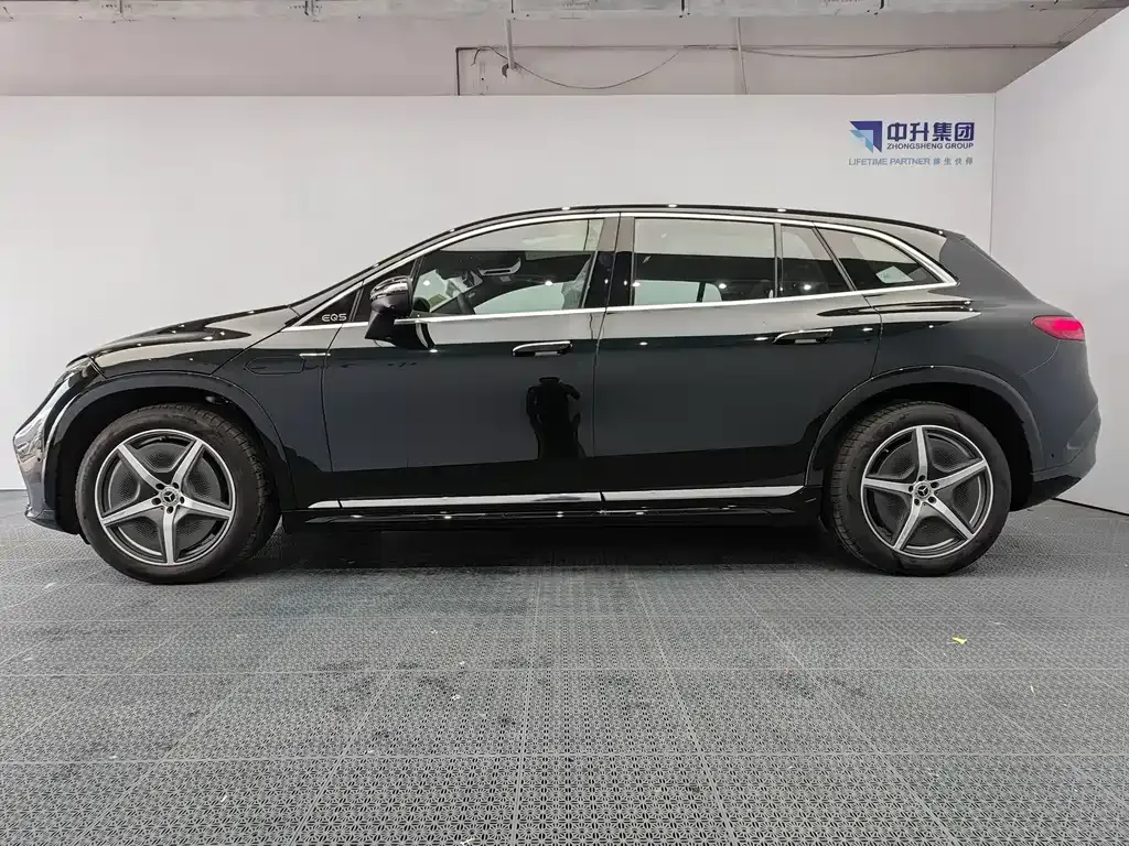 Mercedes-Benz EQS SUV — фото 9