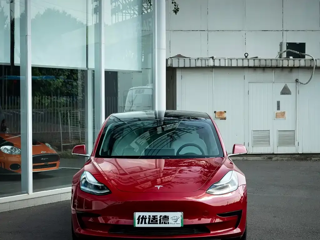 Tesla Model 3 — фото 6