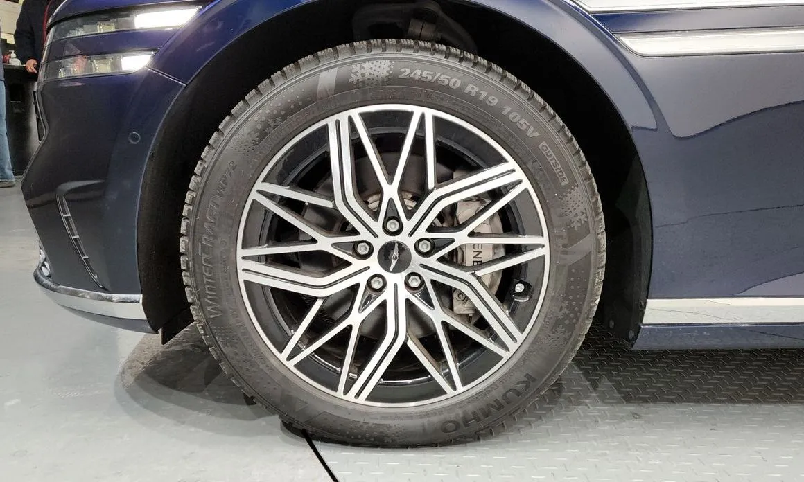 Genesis G90 — фото 10