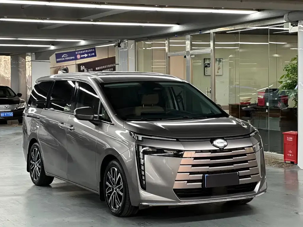 GAC Motor Trumpchi E8 — фото 10