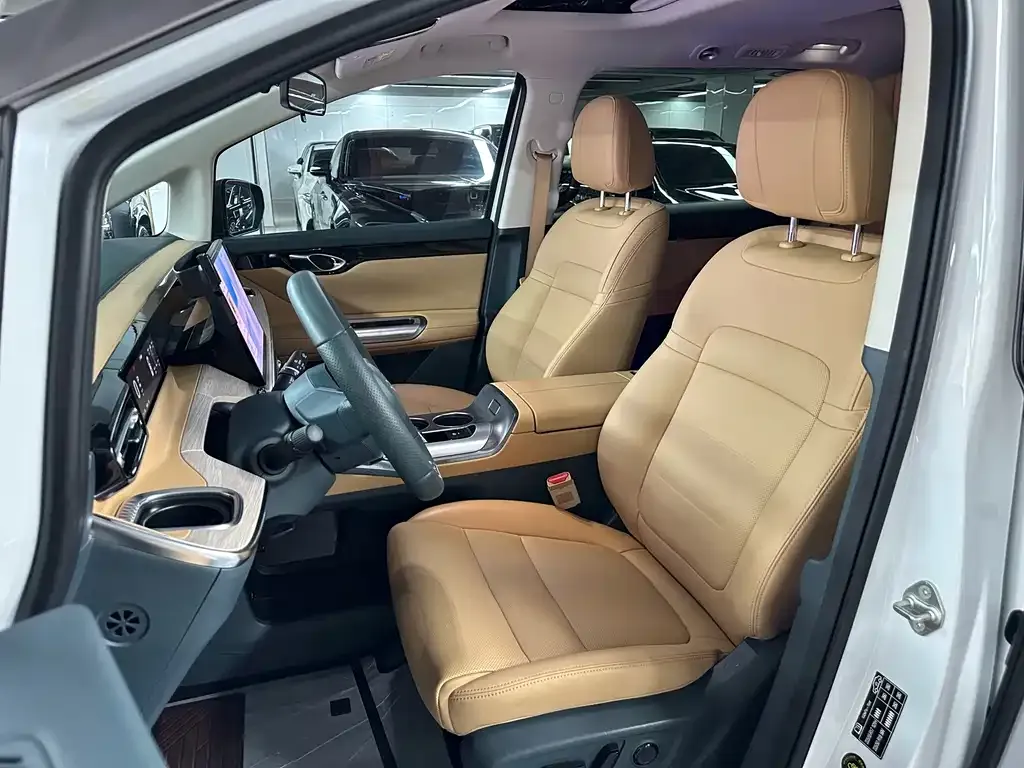 GAC Motor Trumpchi E8 — фото 6