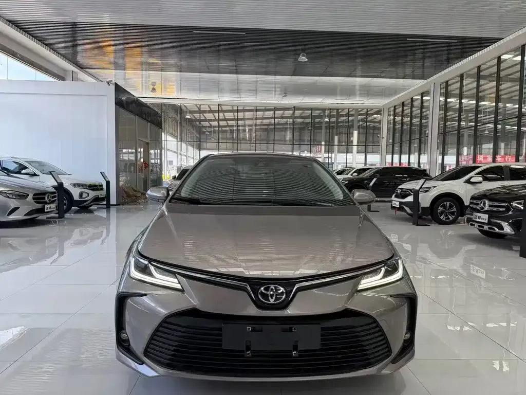 Toyota Corolla — фото 2
