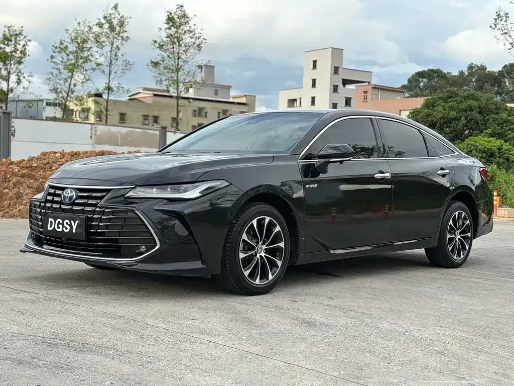 Toyota Avalon — фото 1