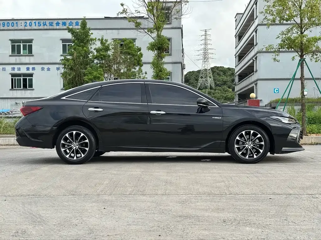 Toyota Avalon — фото 10