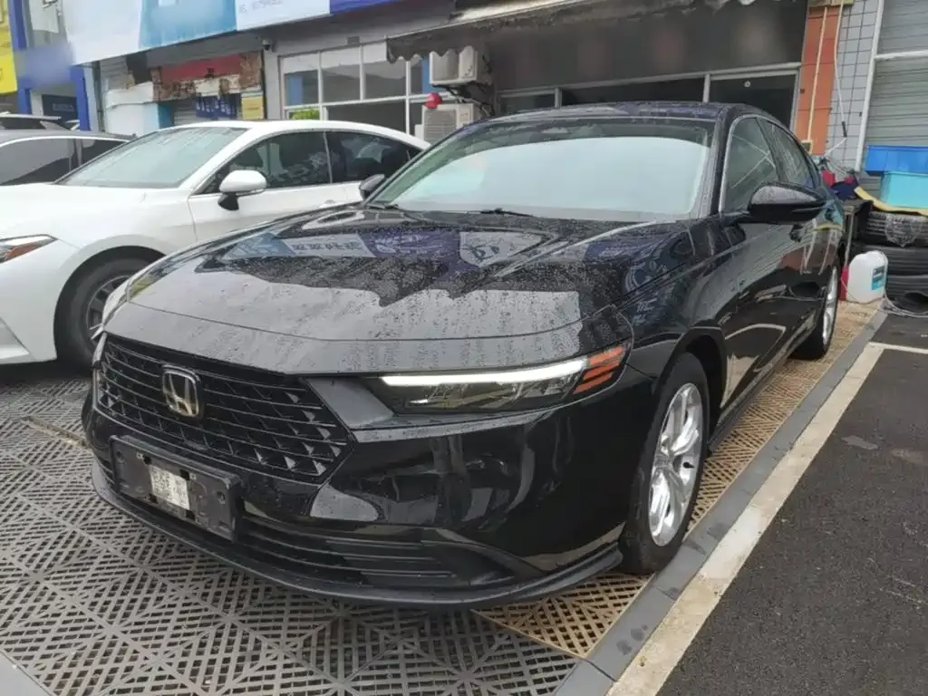 Honda Accord — фото 1