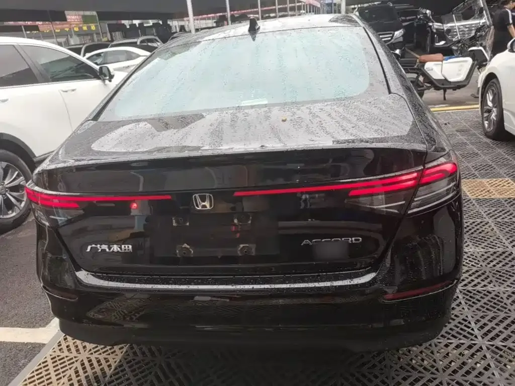 Honda Accord — фото 4