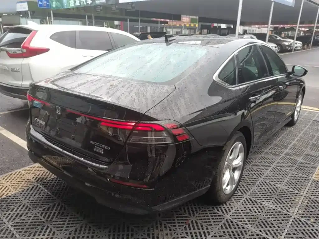 Honda Accord — фото 10
