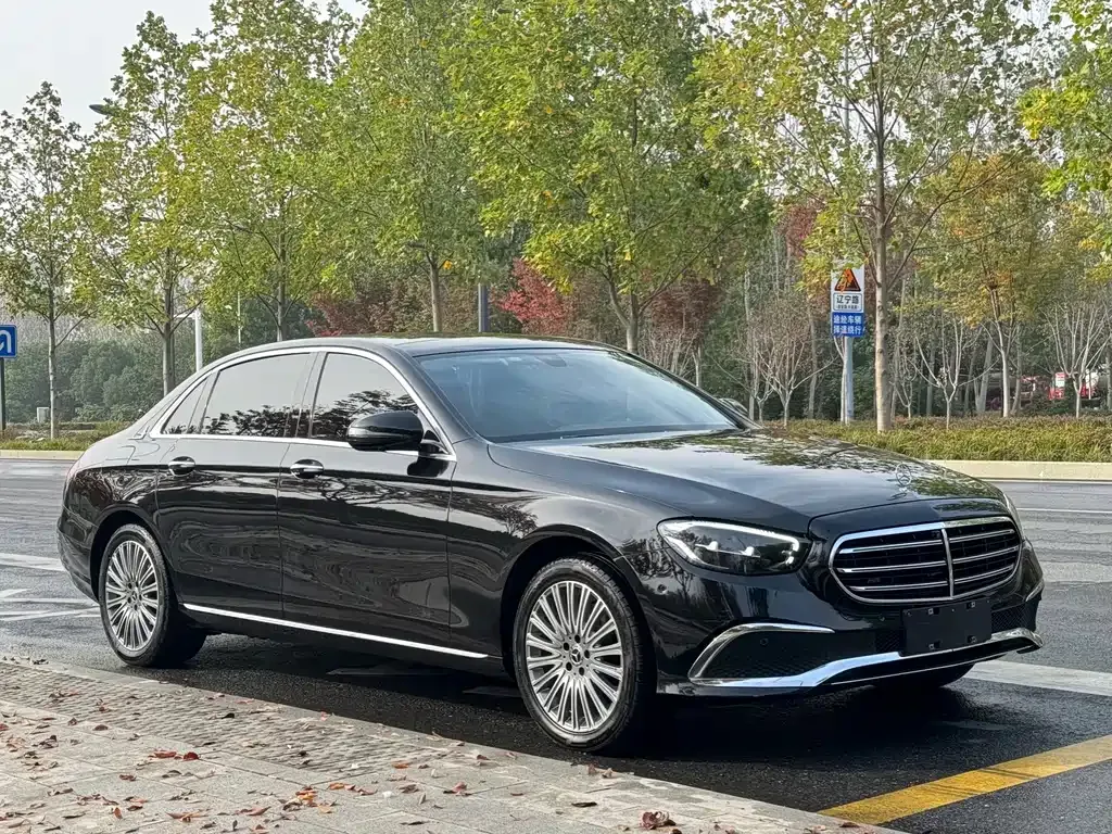 Mercedes-Benz E-Class — фото 7