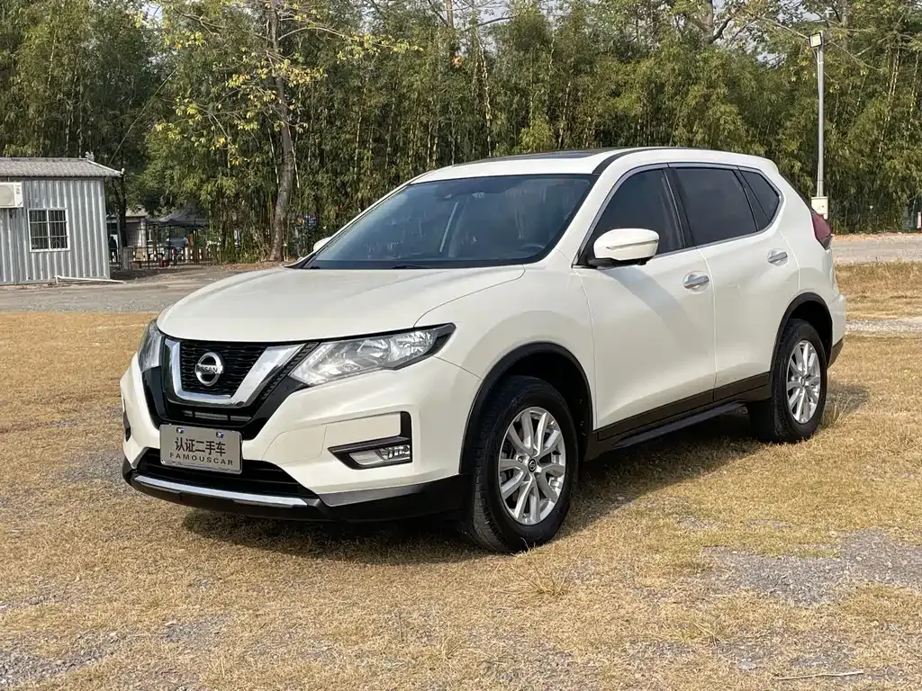 Nissan X-Trail — фото 1