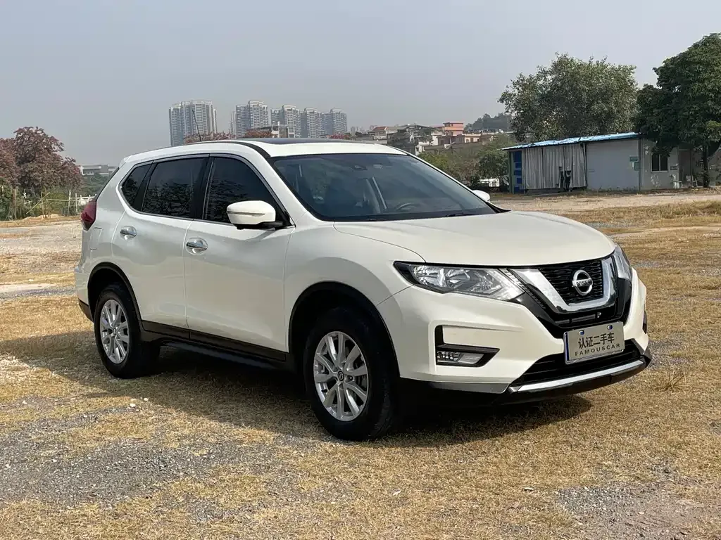 Nissan X-Trail — фото 7