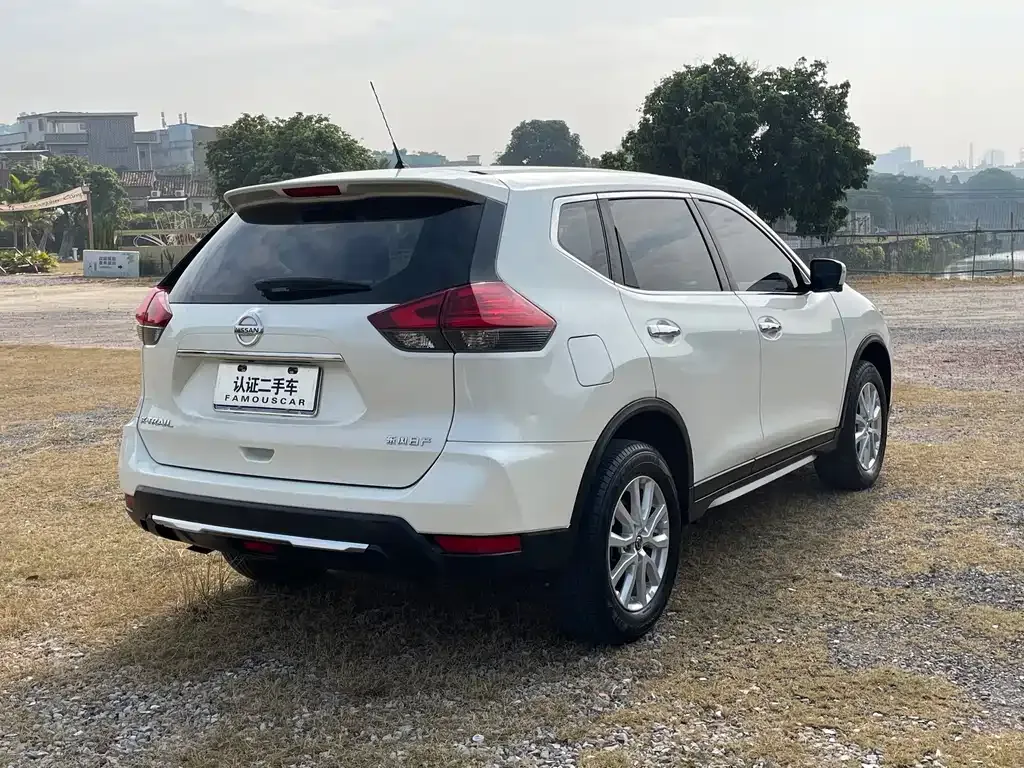 Nissan X-Trail — фото 9