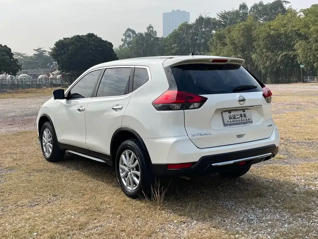 Nissan X-Trail — фото 10