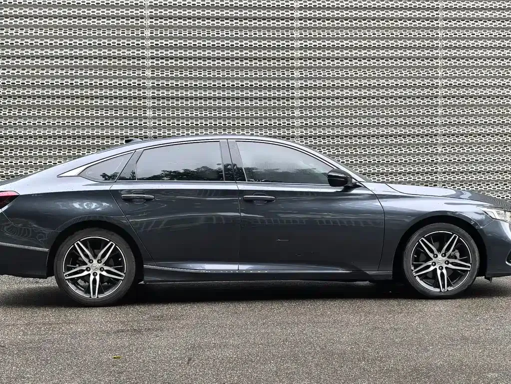 Honda Accord — фото 9