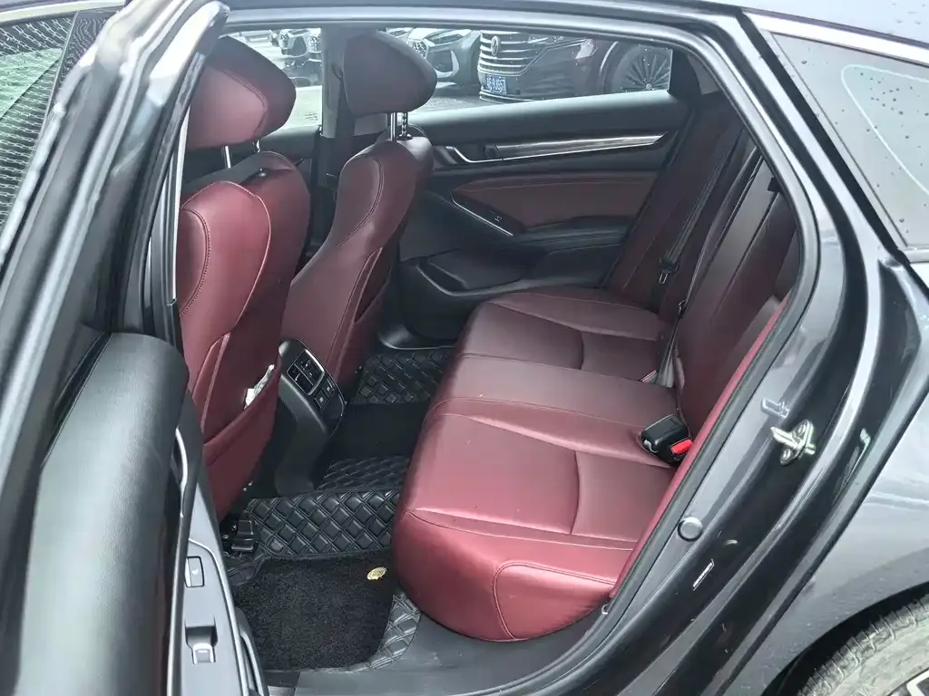 Honda Accord — фото 3