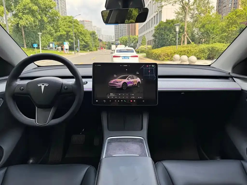 Tesla Model Y — фото 2