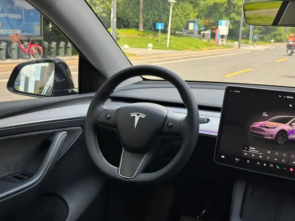 Tesla Model Y — фото 3