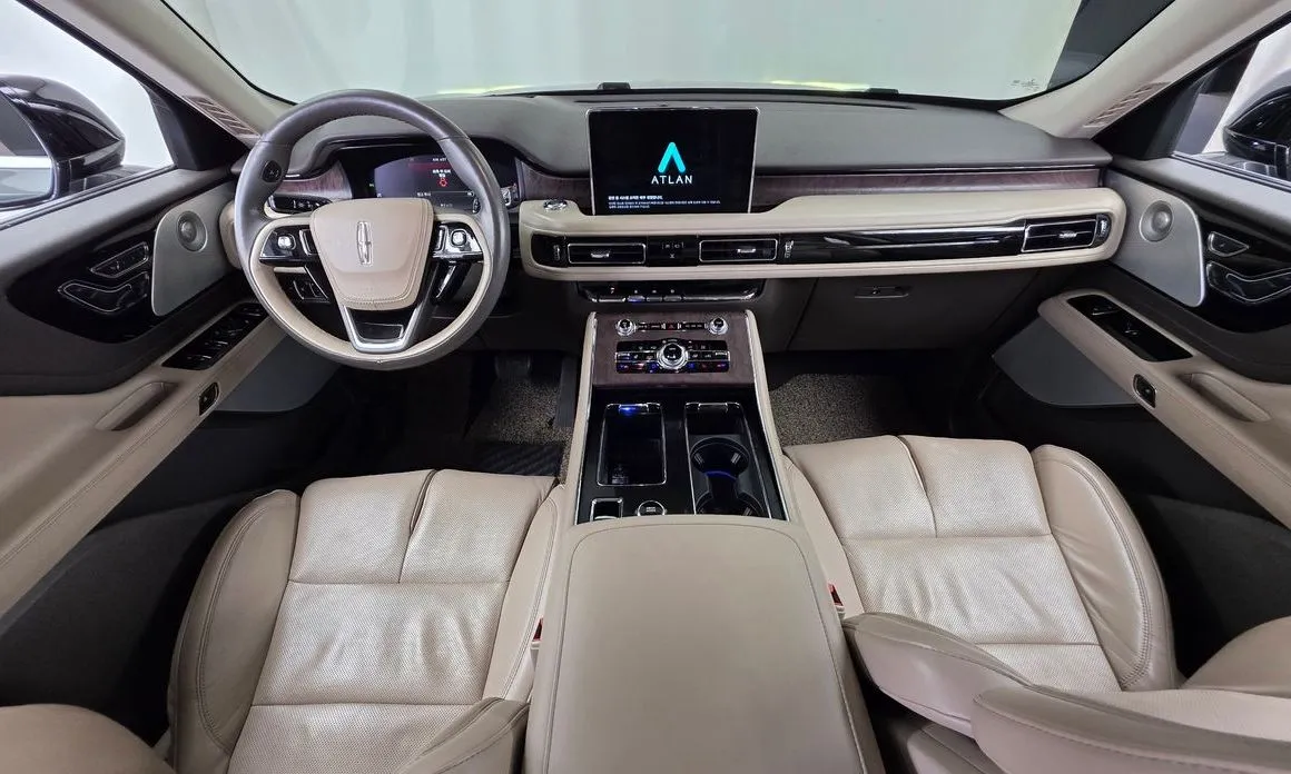 Lincoln Aviator — фото 9