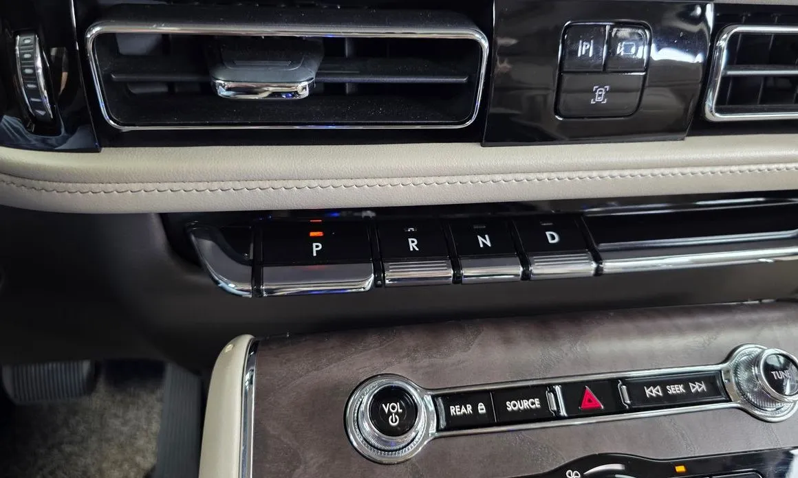 Lincoln Aviator — фото 8