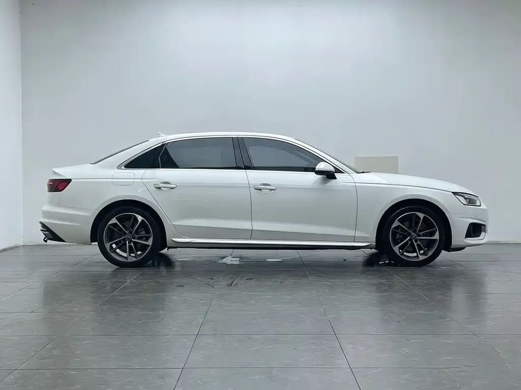 Audi A4L — фото 5