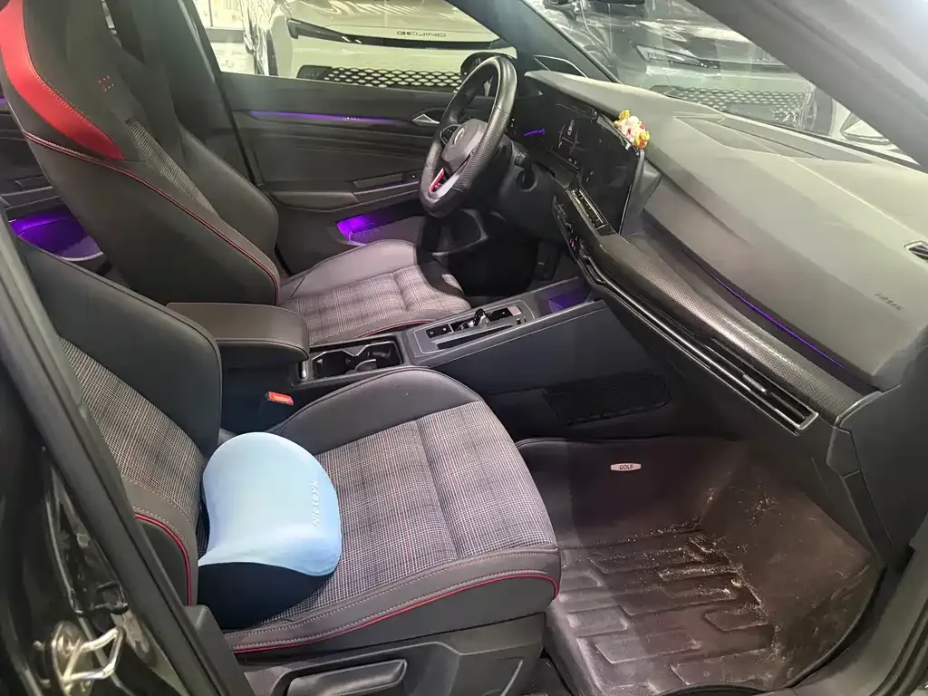Volkswagen Golf GTI — фото 9