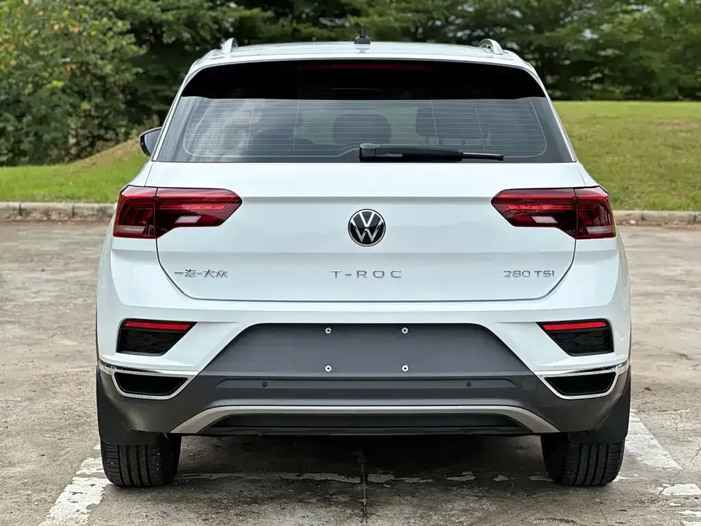 Volkswagen T-Roc — фото 7