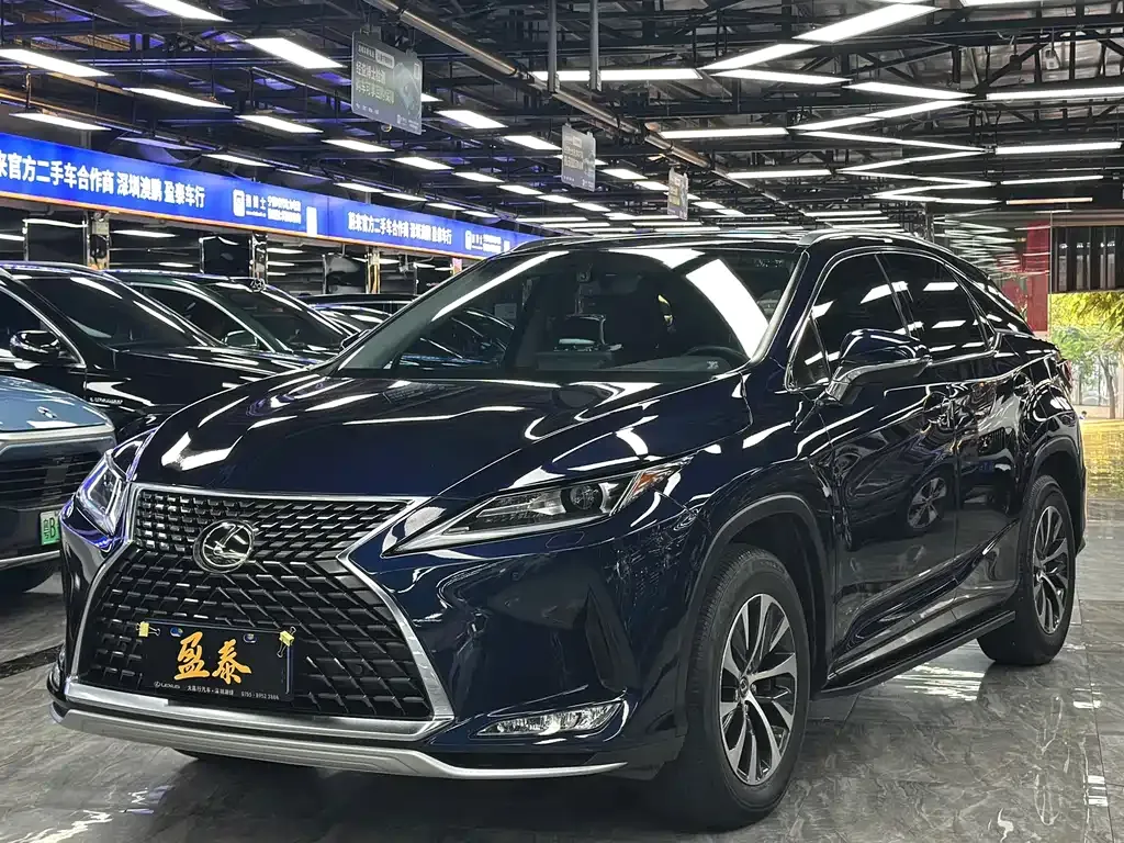 Lexus RX — фото 1