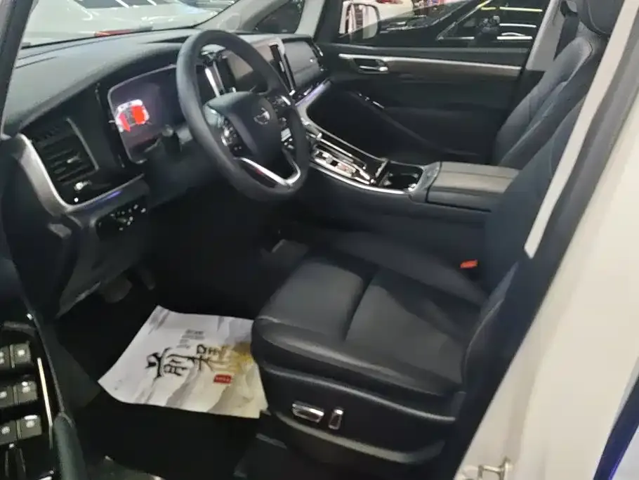 GAC Motor Trumpchi M8 — фото 10