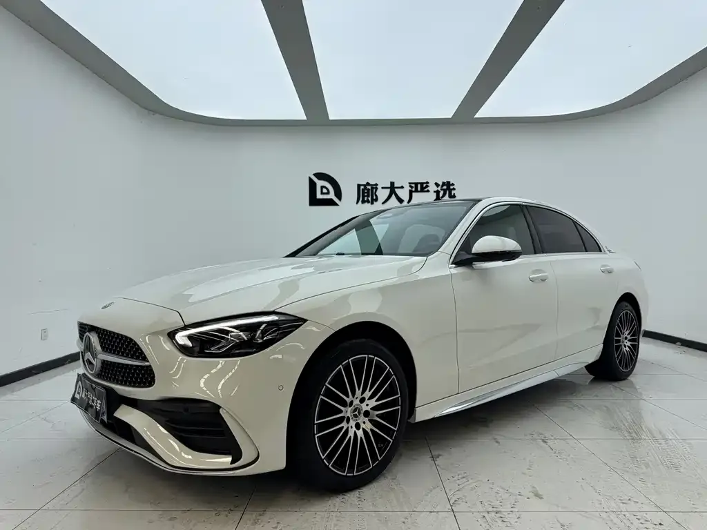 Mercedes-Benz C-Class — фото 1