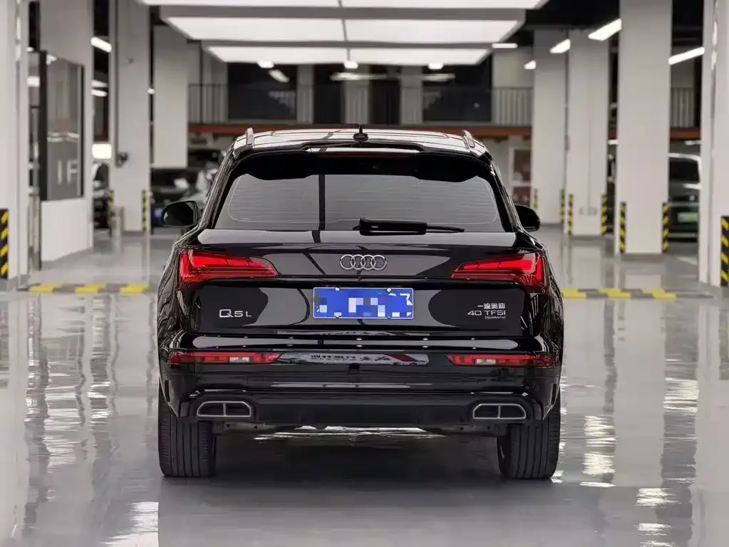 Audi Q5L — фото 4