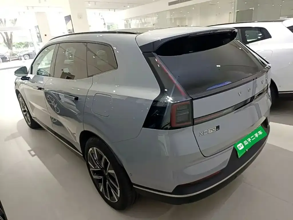 Volvo XC70 Plug-in Hybrid — фото 2