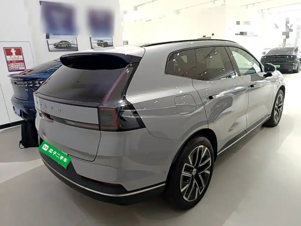 Volvo XC70 Plug-in Hybrid — фото 4