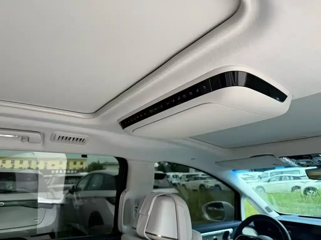 Buick GL8 Hybrid — фото 2