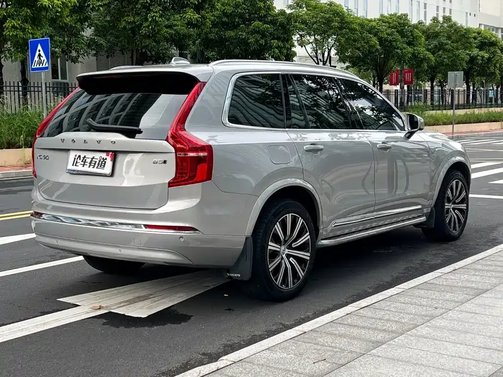 Volvo XC90 — фото 10