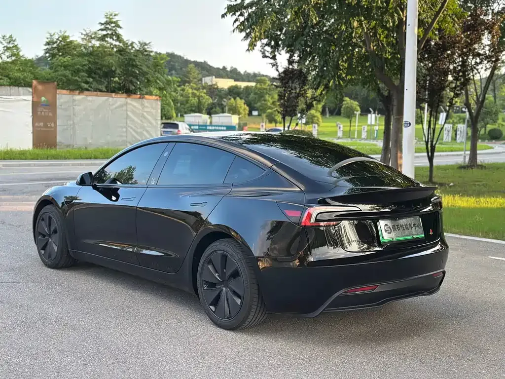 Tesla Model 3 — фото 6