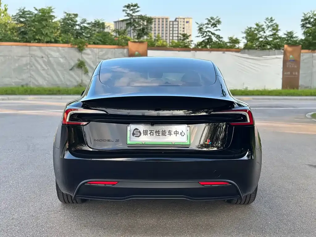Tesla Model 3 — фото 5