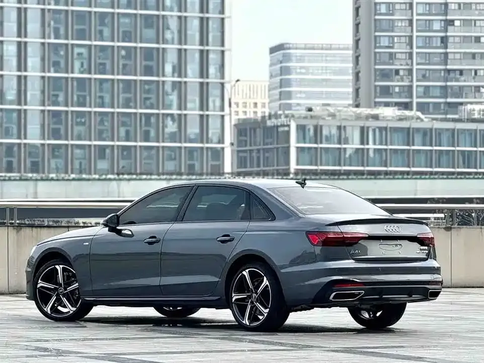Audi A4L — фото 5