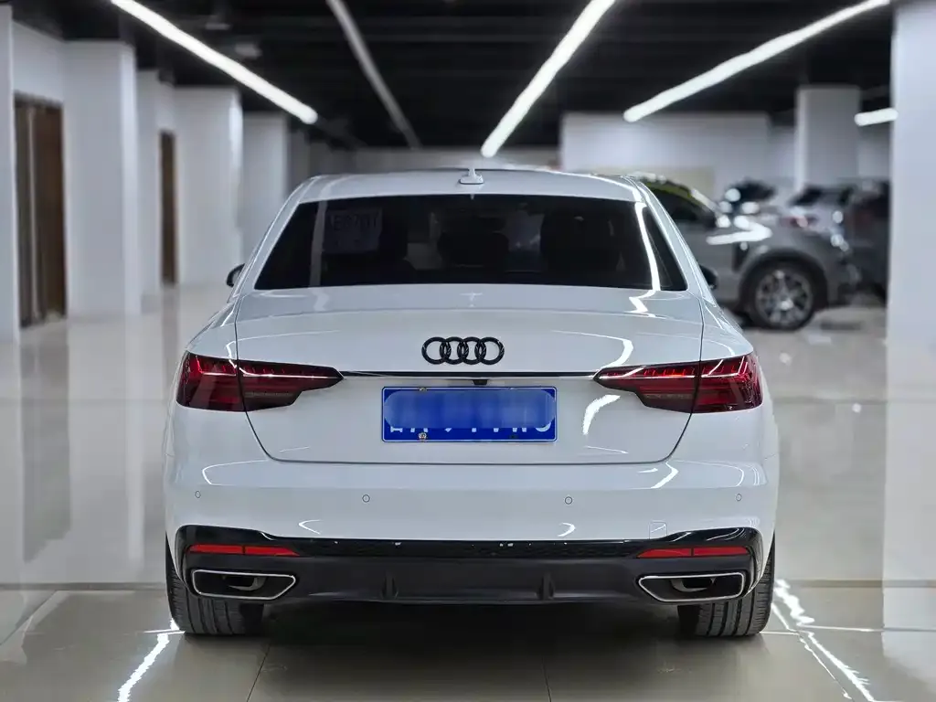 Audi A4L — фото 2